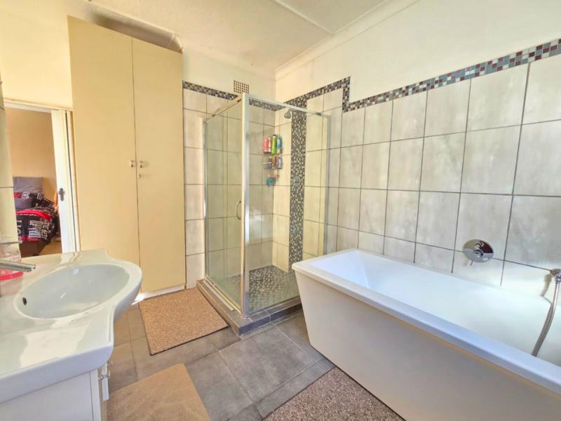 To Let 3 Bedroom Property for Rent in Edenvale Gauteng