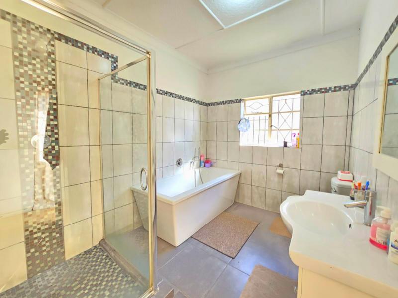 To Let 3 Bedroom Property for Rent in Edenvale Gauteng
