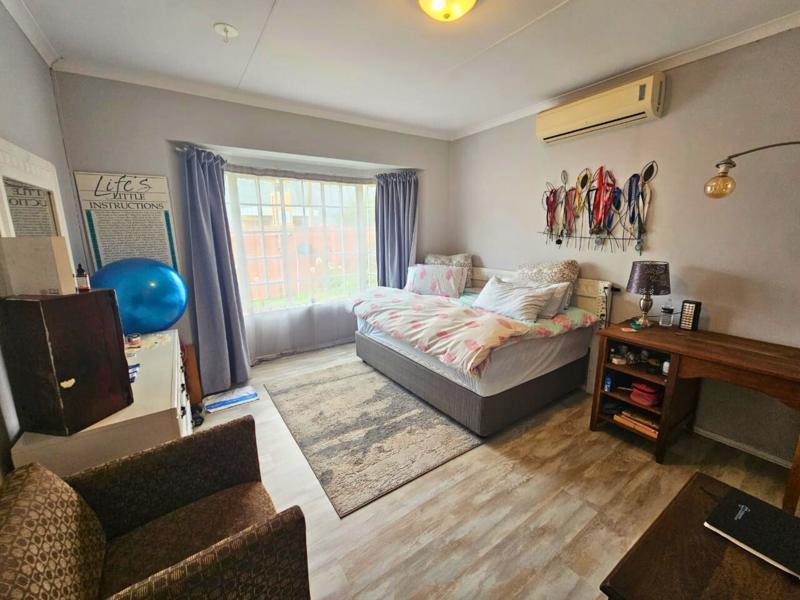 3 Bedroom Property for Sale in Glen Marais Gauteng