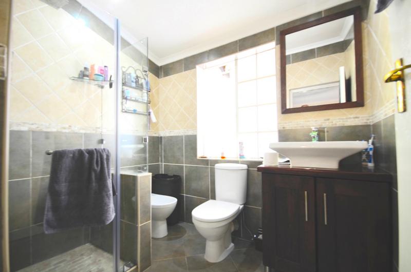 To Let 4 Bedroom Property for Rent in Morningside Gauteng