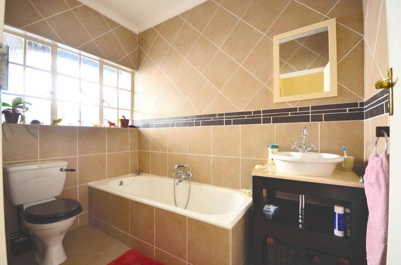 To Let 4 Bedroom Property for Rent in Morningside Gauteng