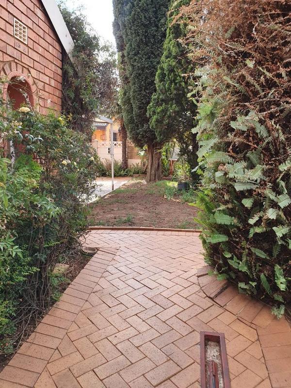 5 Bedroom Property for Sale in Lenasia South Gauteng