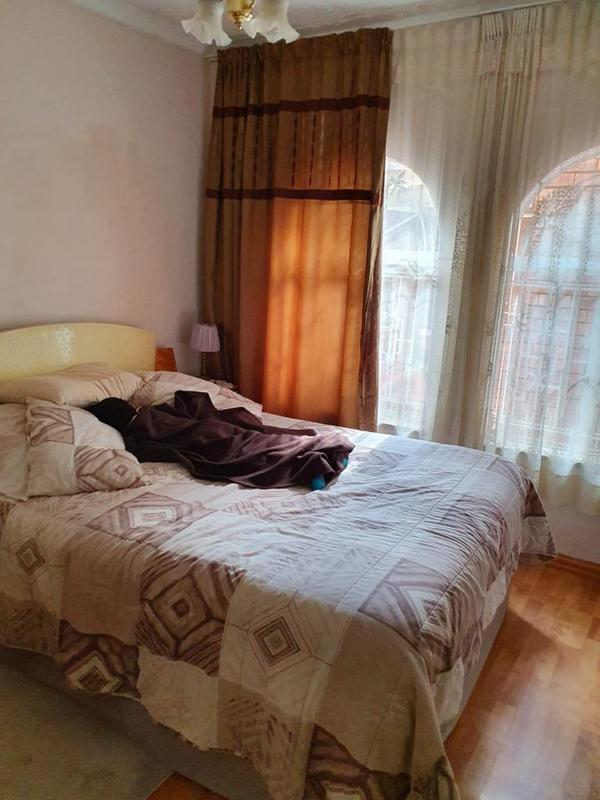 5 Bedroom Property for Sale in Lenasia South Gauteng