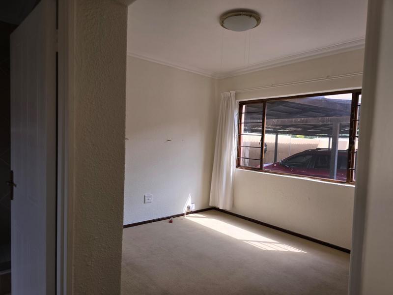 5 Bedroom Property for Sale in Lenasia South Gauteng