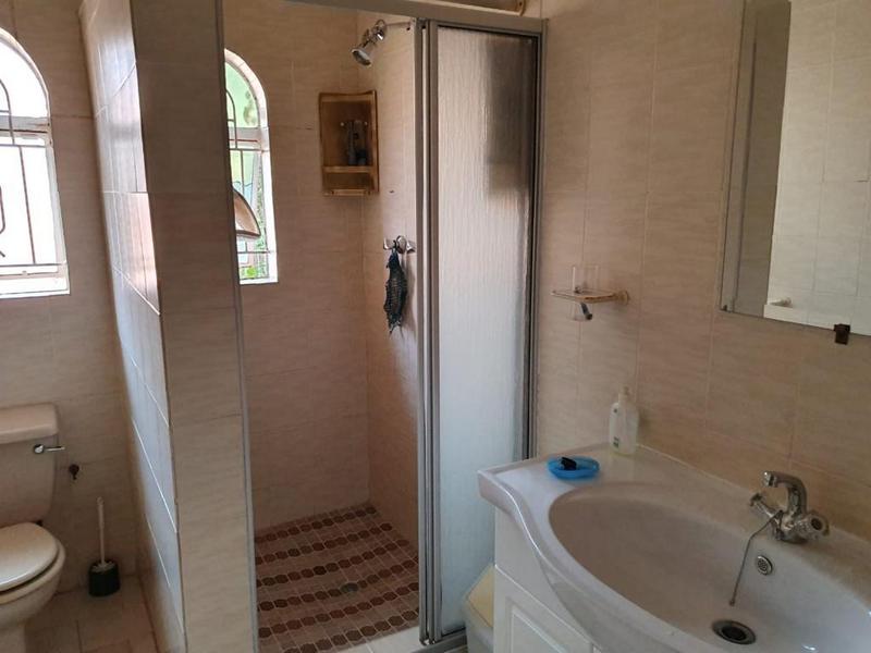 5 Bedroom Property for Sale in Lenasia South Gauteng