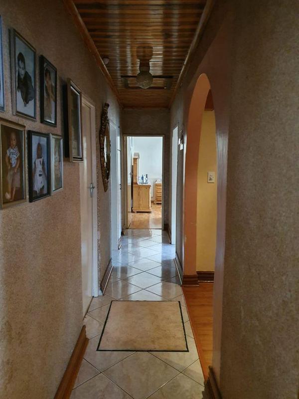 5 Bedroom Property for Sale in Lenasia South Gauteng