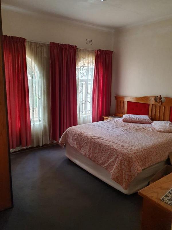 5 Bedroom Property for Sale in Lenasia South Gauteng