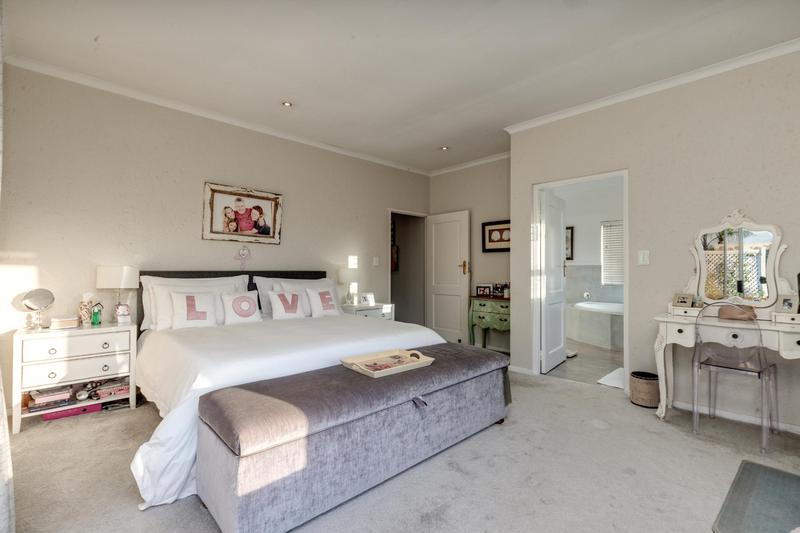 4 Bedroom Property for Sale in Fourways Gardens Gauteng
