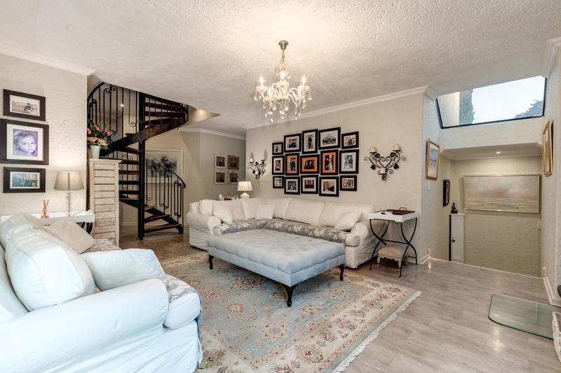 4 Bedroom Property for Sale in Fourways Gardens Gauteng