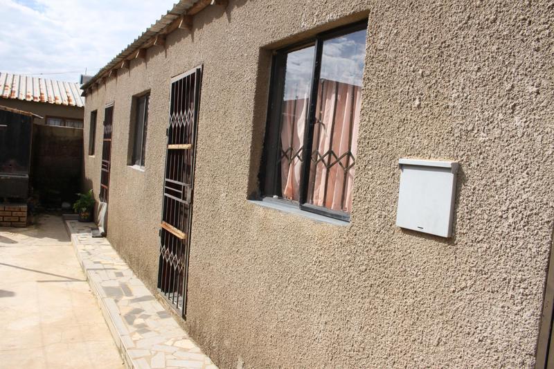 3 Bedroom Property for Sale in Tshepisong Gauteng