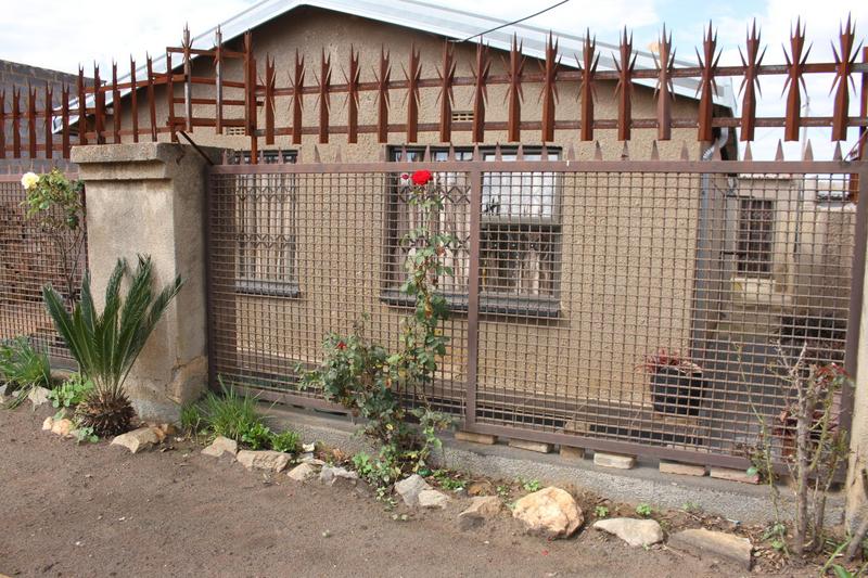 3 Bedroom Property for Sale in Tshepisong Gauteng