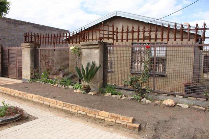 3 Bedroom Property for Sale in Tshepisong Gauteng