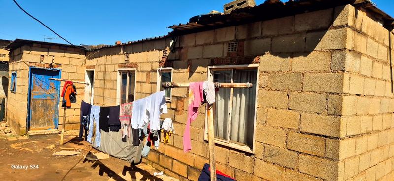 4 Bedroom Property for Sale in Etwatwa Gauteng