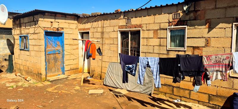 4 Bedroom Property for Sale in Etwatwa Gauteng