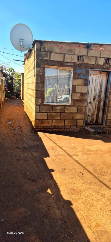 4 Bedroom Property for Sale in Etwatwa Gauteng