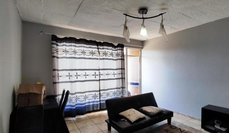2 Bedroom Property for Sale in Cruywagenpark Gauteng