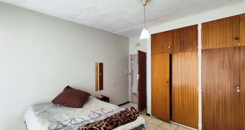 2 Bedroom Property for Sale in Cruywagenpark Gauteng