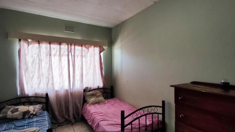 2 Bedroom Property for Sale in Cruywagenpark Gauteng