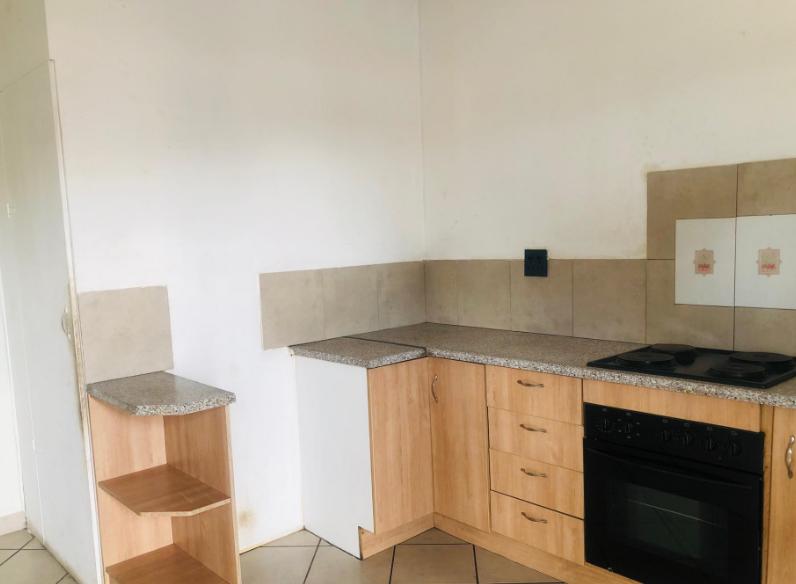 2 Bedroom Property for Sale in Cruywagenpark Gauteng