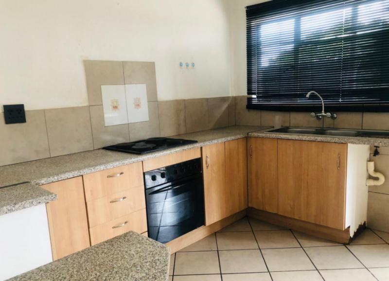 2 Bedroom Property for Sale in Cruywagenpark Gauteng