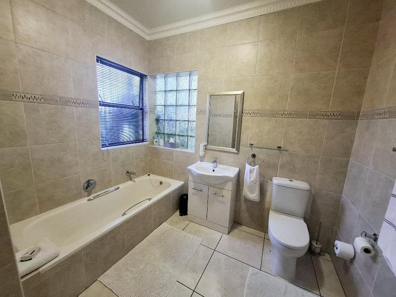 To Let 2 Bedroom Property for Rent in Woodmead Gauteng