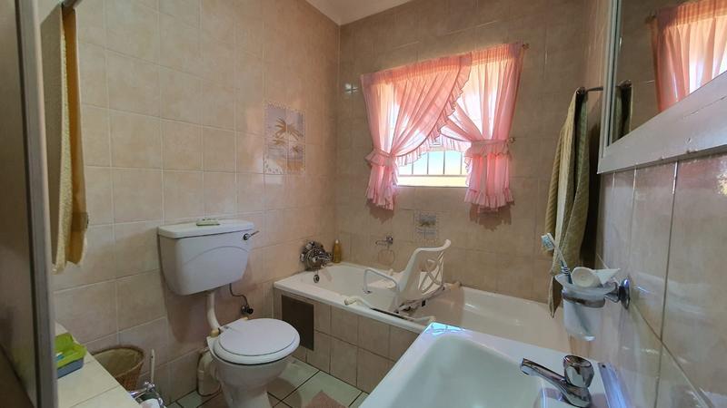 To Let 2 Bedroom Property for Rent in Brentwood Park Gauteng