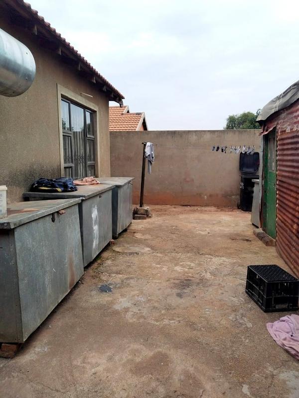 4 Bedroom Property for Sale in Lawley Gauteng