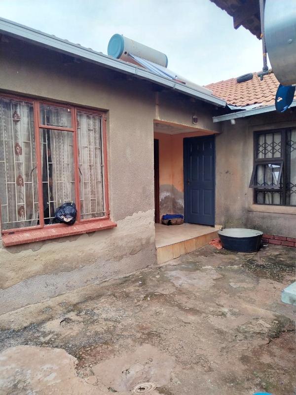 4 Bedroom Property for Sale in Lawley Gauteng