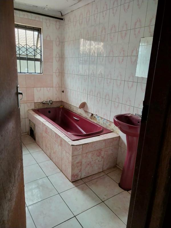 4 Bedroom Property for Sale in Lawley Gauteng