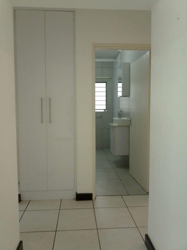 2 Bedroom Property for Sale in Sunninghill Gauteng