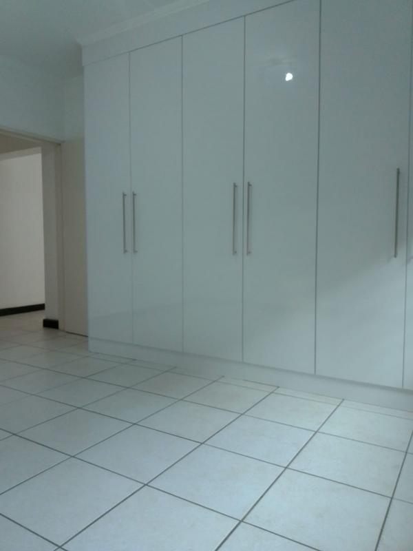 2 Bedroom Property for Sale in Sunninghill Gauteng