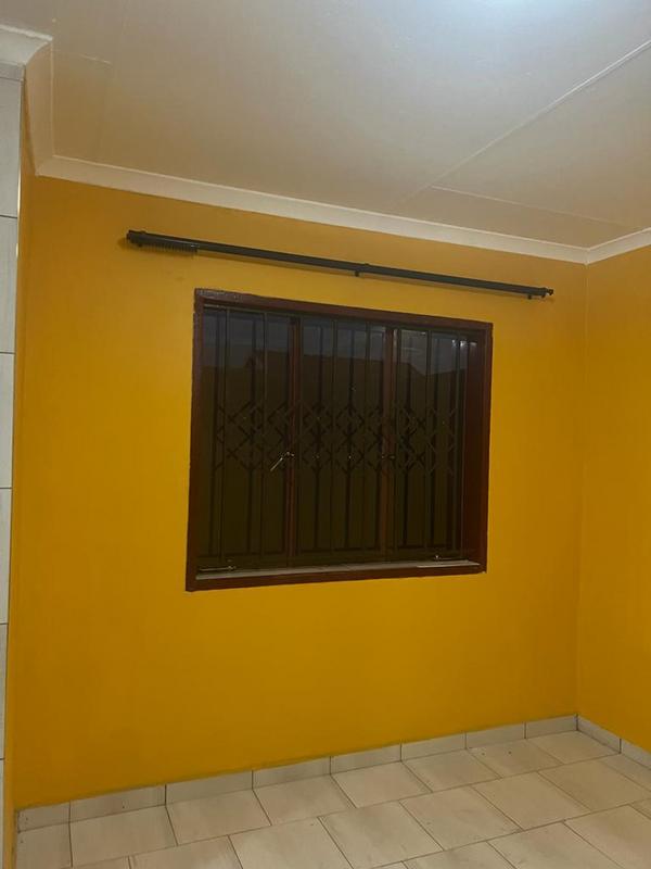 To Let 2 Bedroom Property for Rent in Lufhereng Gauteng