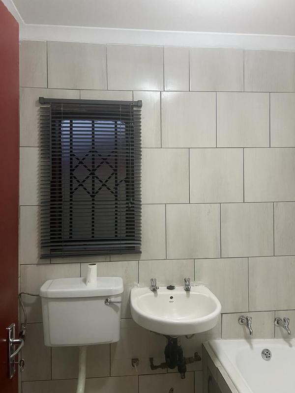 To Let 2 Bedroom Property for Rent in Lufhereng Gauteng
