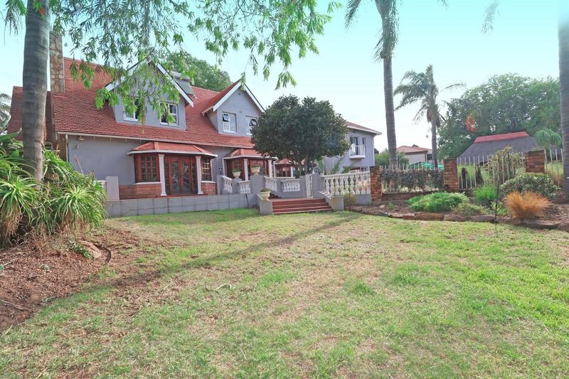 6 Bedroom Property for Sale in Lambton Gauteng