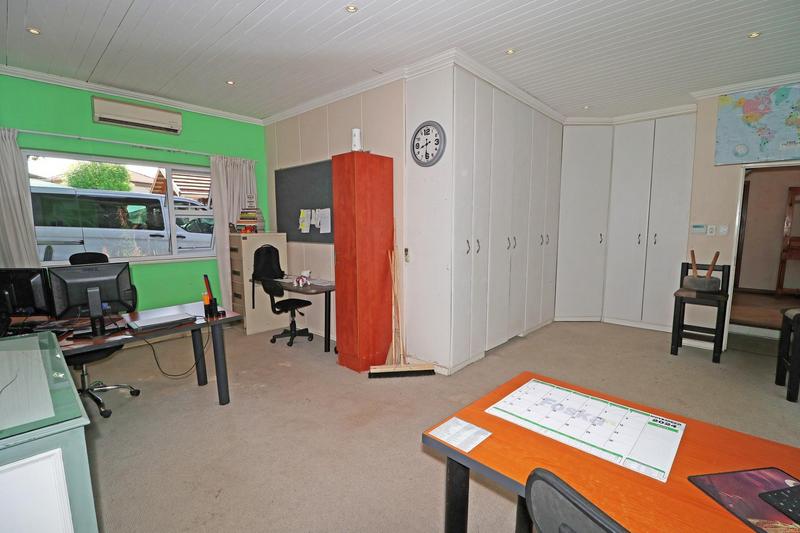 6 Bedroom Property for Sale in Lambton Gauteng