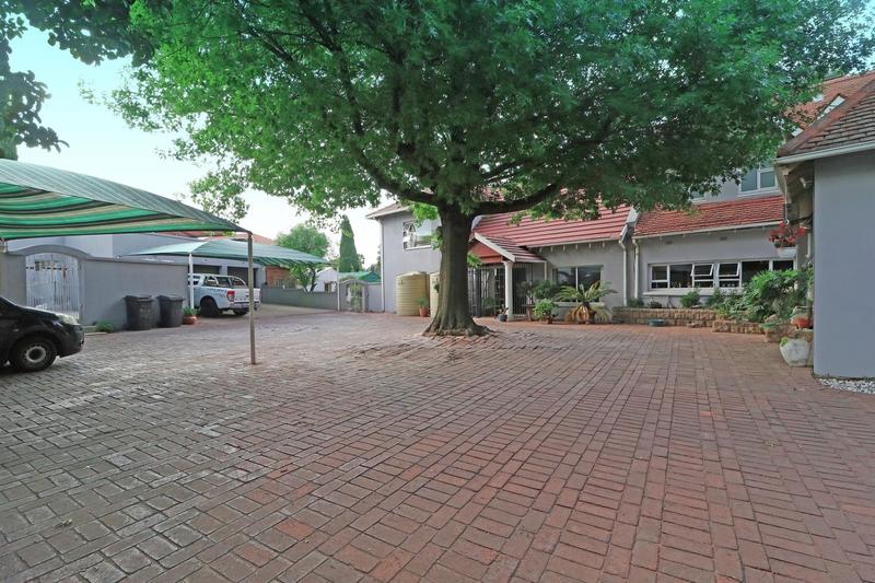 6 Bedroom Property for Sale in Lambton Gauteng
