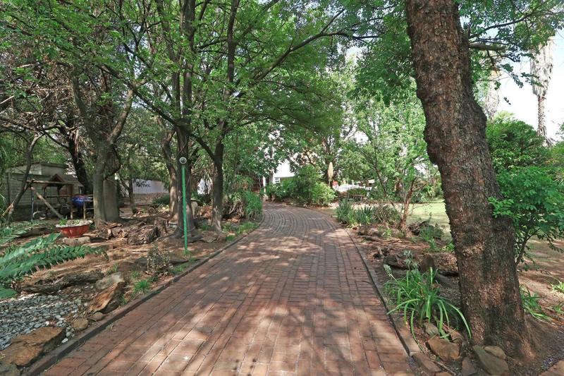 6 Bedroom Property for Sale in Lambton Gauteng