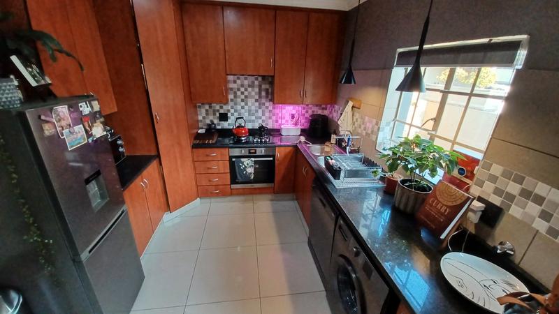 2 Bedroom Property for Sale in Annlin Gauteng