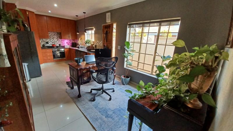 2 Bedroom Property for Sale in Annlin Gauteng