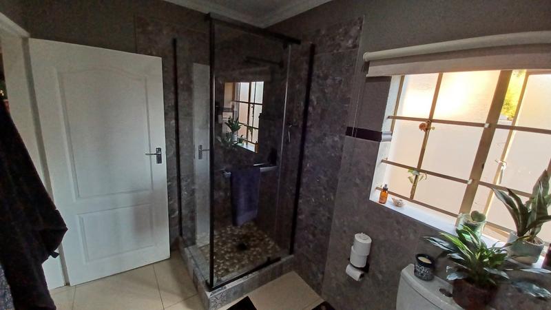 2 Bedroom Property for Sale in Annlin Gauteng
