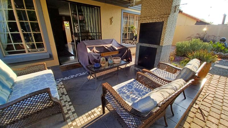 2 Bedroom Property for Sale in Annlin Gauteng
