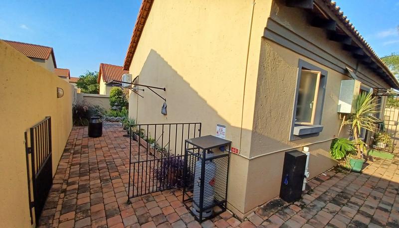 2 Bedroom Property for Sale in Annlin Gauteng