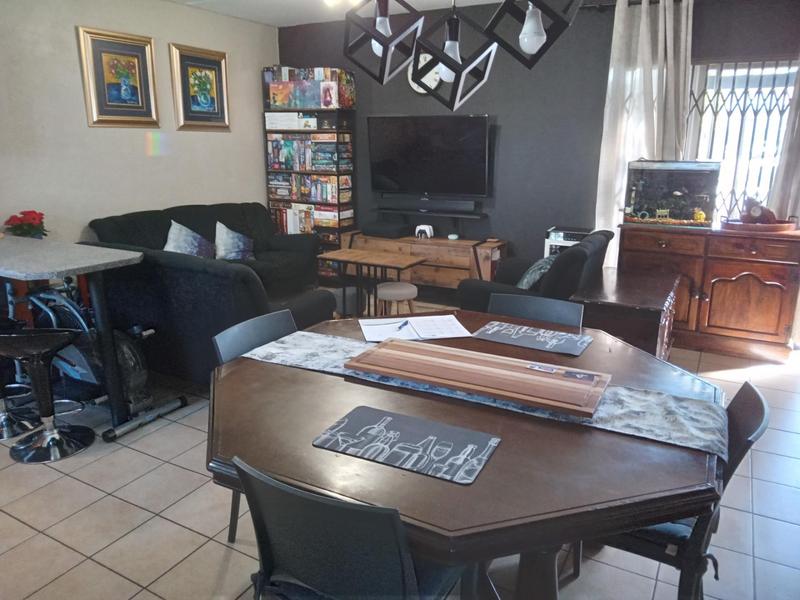 2 Bedroom Property for Sale in Greenstone Hill Gauteng
