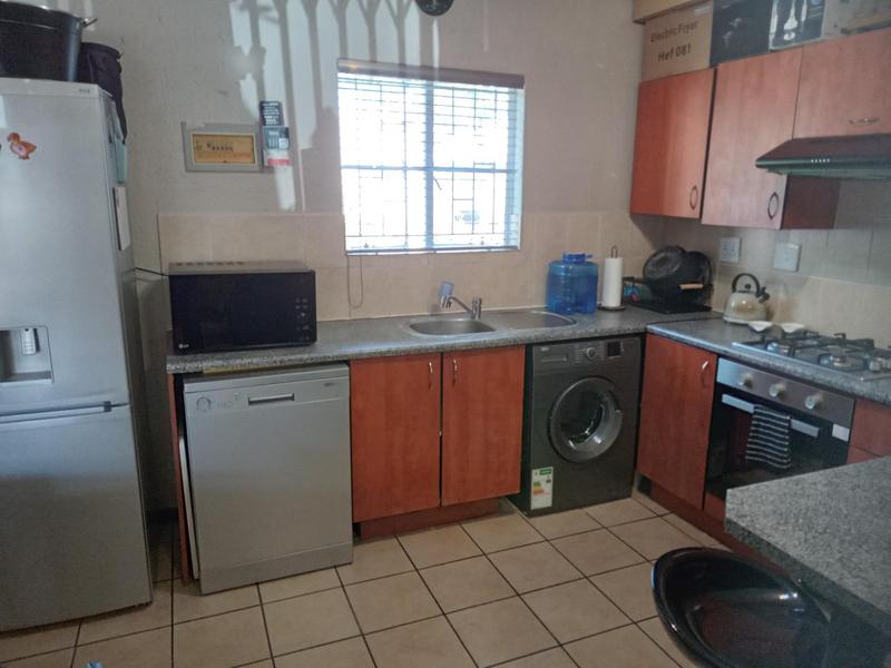 2 Bedroom Property for Sale in Greenstone Hill Gauteng