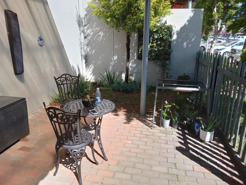 2 Bedroom Property for Sale in Greenstone Hill Gauteng
