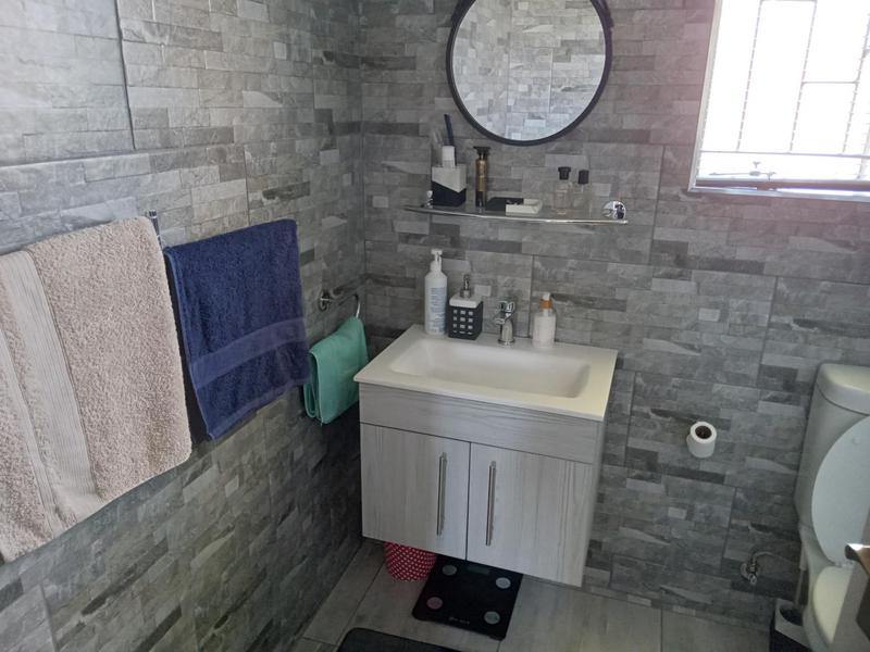 2 Bedroom Property for Sale in Greenstone Hill Gauteng