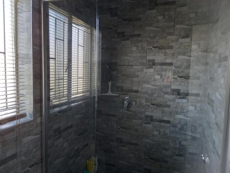 2 Bedroom Property for Sale in Greenstone Hill Gauteng