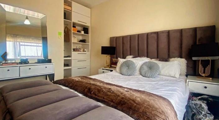 2 Bedroom Property for Sale in Oakdene Gauteng
