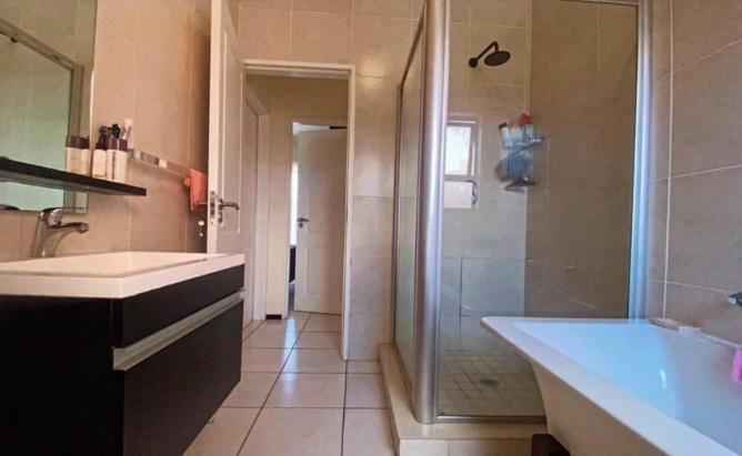 2 Bedroom Property for Sale in Oakdene Gauteng