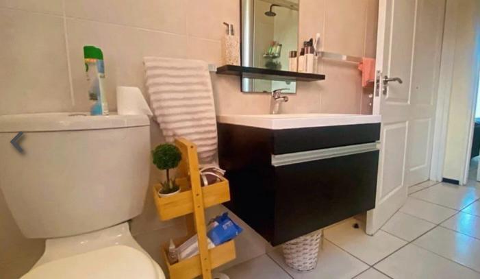 2 Bedroom Property for Sale in Oakdene Gauteng